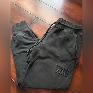 Men’s unisex size small Black Under Armour Joggers Sweatpants American Flag